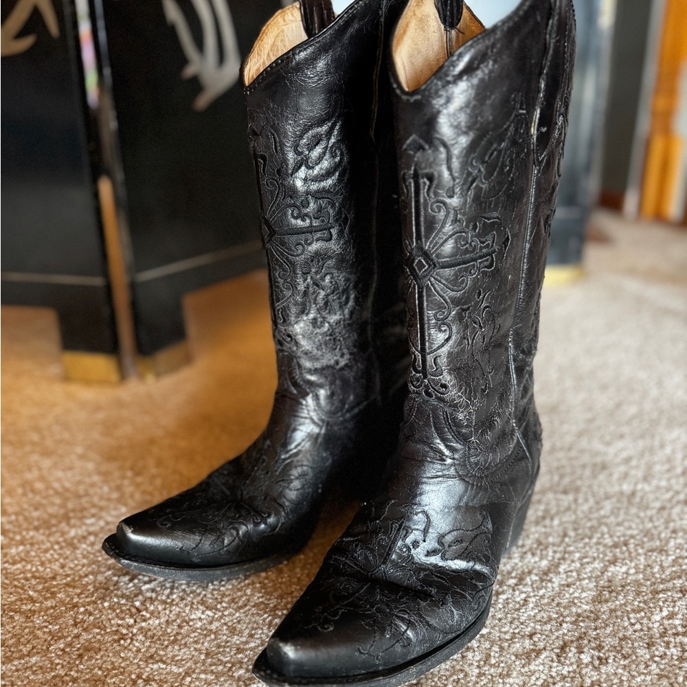 Circle G Black Embroidered Heeled Boots